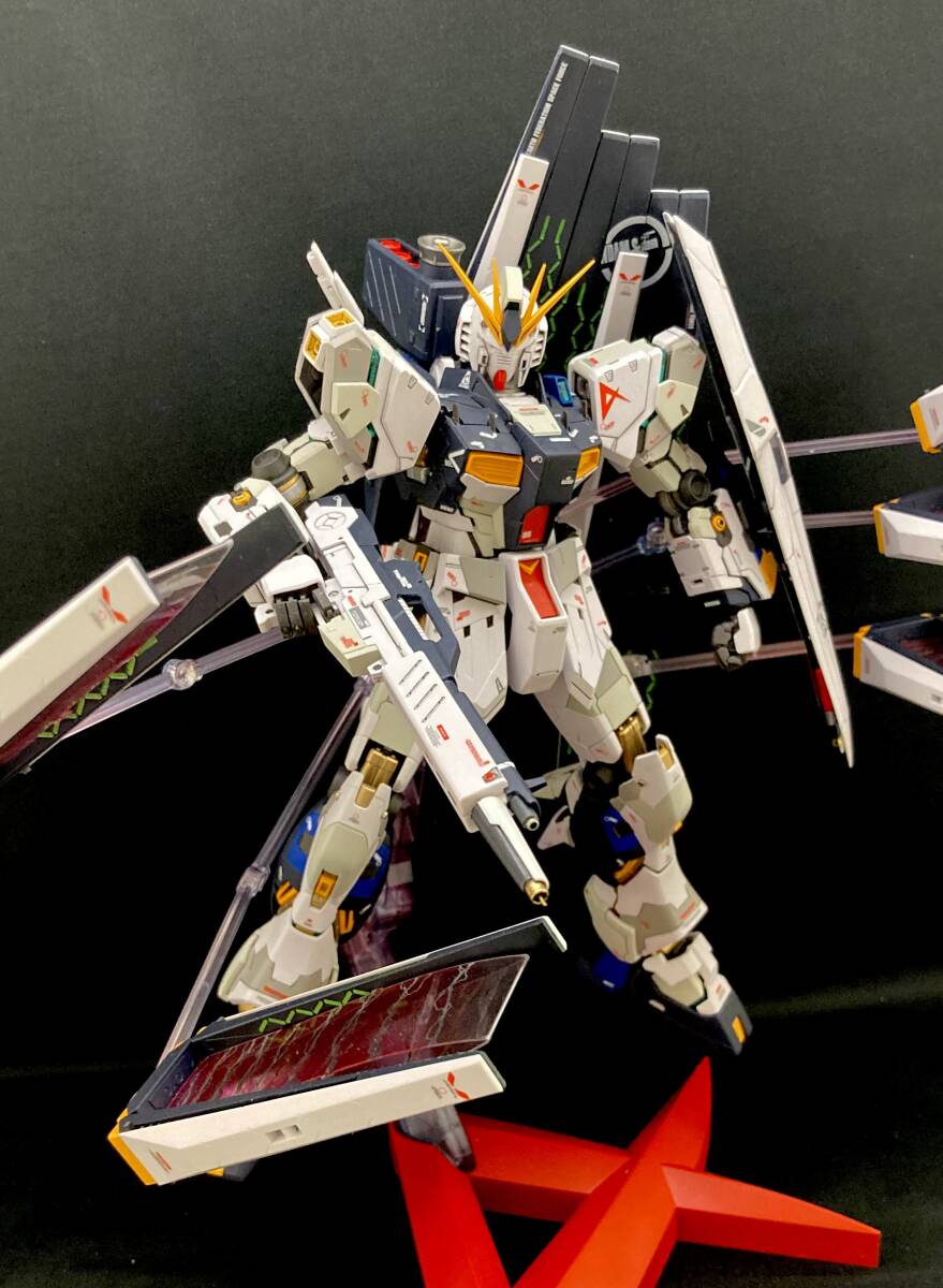 1/100 MG νガンダム Ver.Ka RX-93 改修塗装済完成品 LED発光 逆襲のシャア_画像2