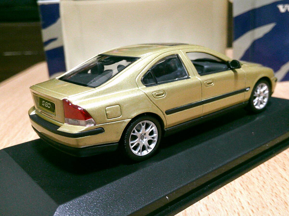 ボルボ特注　 1/43　 「 ボルボ　S60　」　ゴールド・送料 400円 （レターパック発送）_画像8