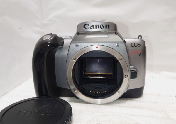 ★★人気！超美品★★CANON キヤノン EOS KISS 7 ボディ★完動品★_画像1