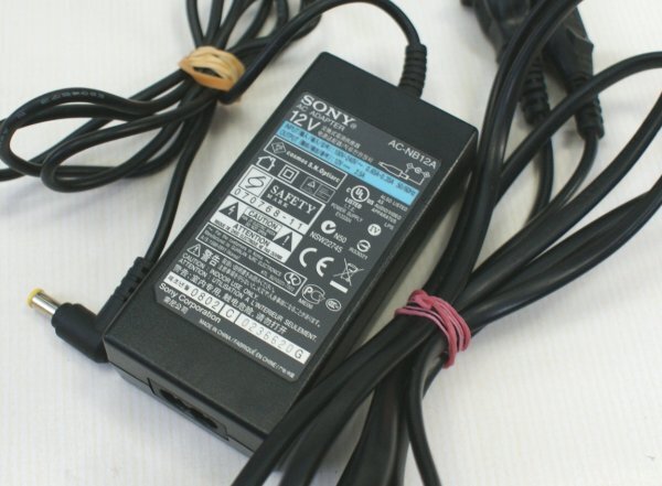 ○　SONY ソニー 純正 ACアダプター AC-NB12A センタープラス 12V 12.0V 2.5A ピン有り EAIJ4 5.5mm 3.3mm 　 動作ＯＫ_画像1