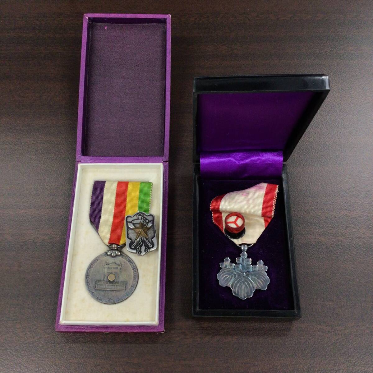 記念メダル 古銭 3枚セット 大礼記念章 帝国在郷軍人会 勲八等白色桐葉章 ヤ112の画像1