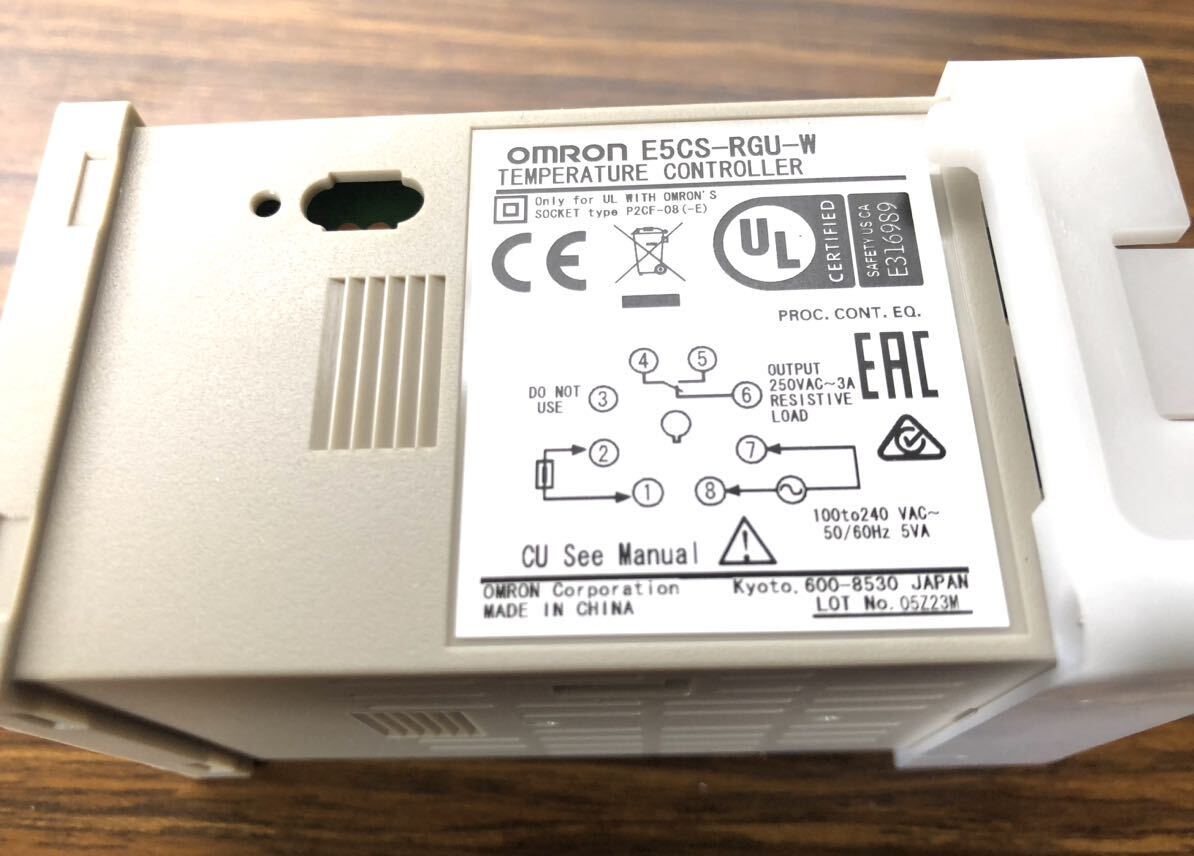 新品未使用　OMRON(オムロン) サーマックS 電子温度調節器 E5CS-RGU-W AC100-240（送料無料）_画像7