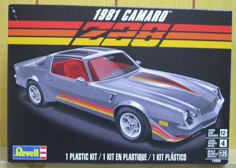 Revell ★ 14526 1/25 81 カマロ Z28の画像1