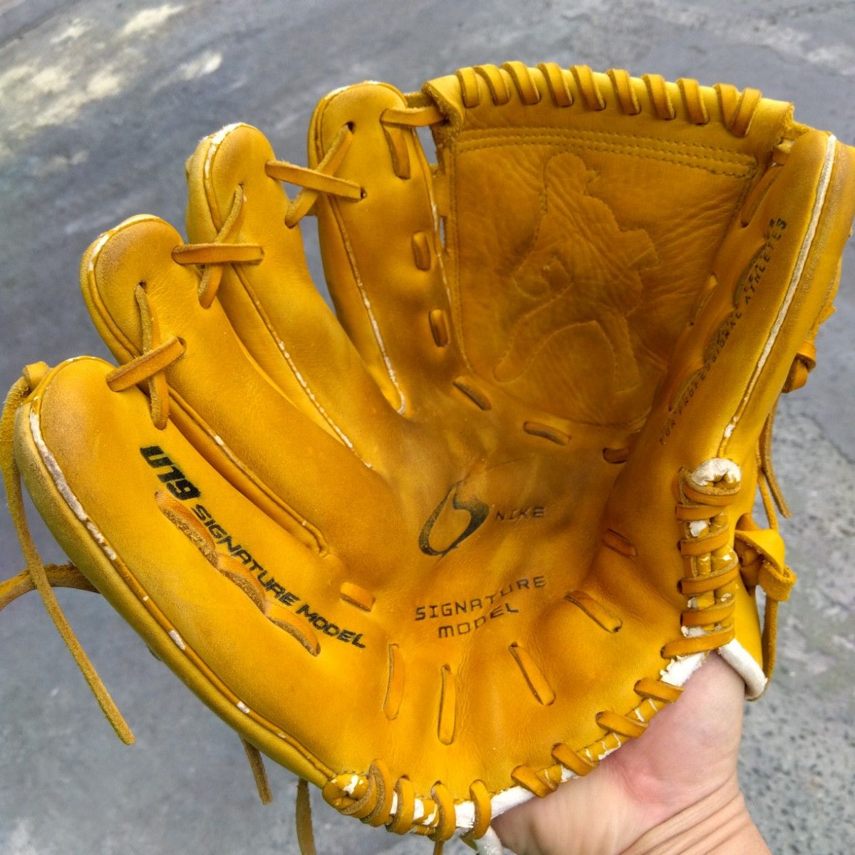 野球 グローブ 軟式 少年野球 NIKE ナイキ 投手用 左投げ 黄色 野球 グローブ 軟式 少年野球 NIKE ナイキ 投手用 左投げ 黄色