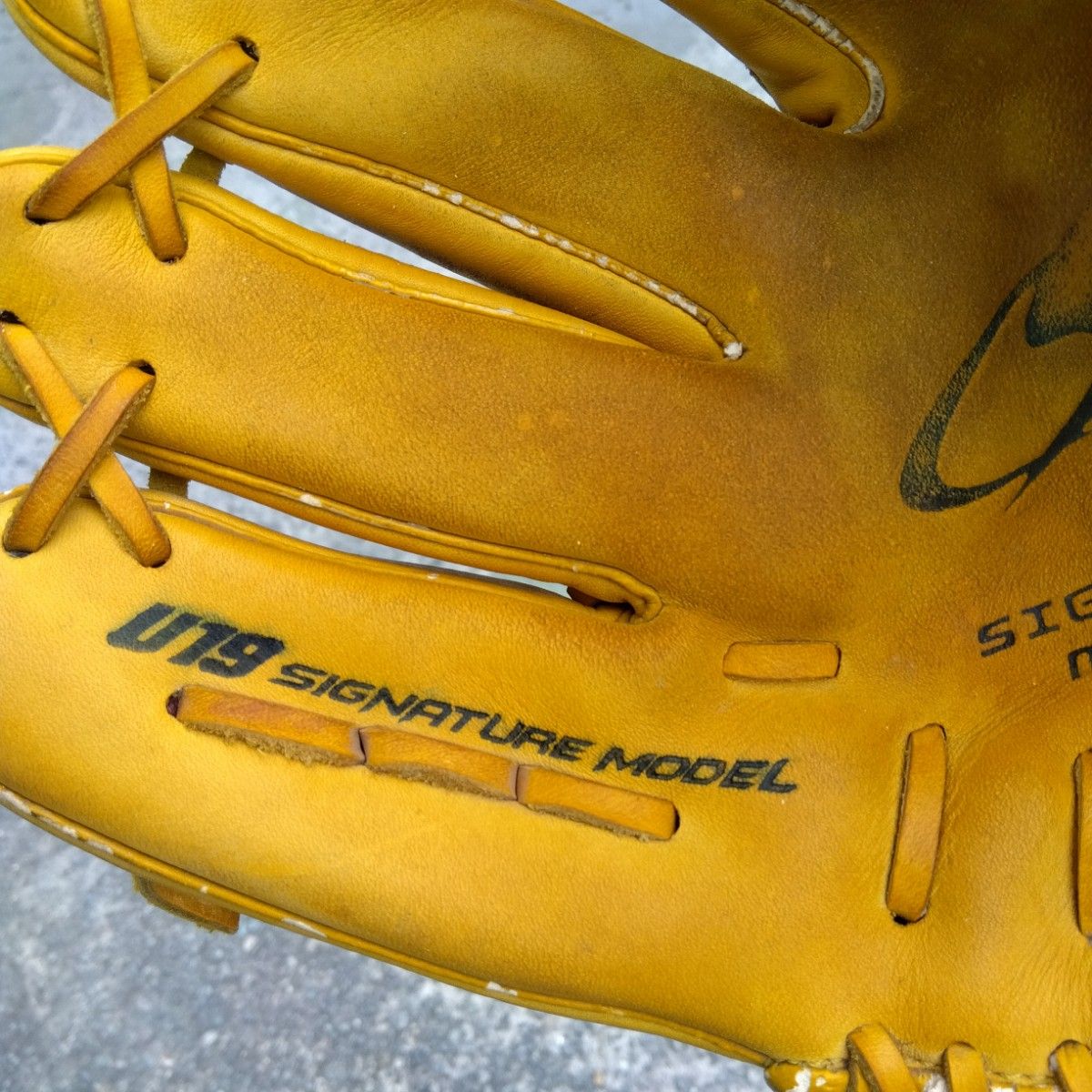 野球 グローブ 軟式 少年野球 NIKE ナイキ 投手用 左投げ 黄色 野球 グローブ 軟式 少年野球 NIKE ナイキ 投手用 左投げ 黄色