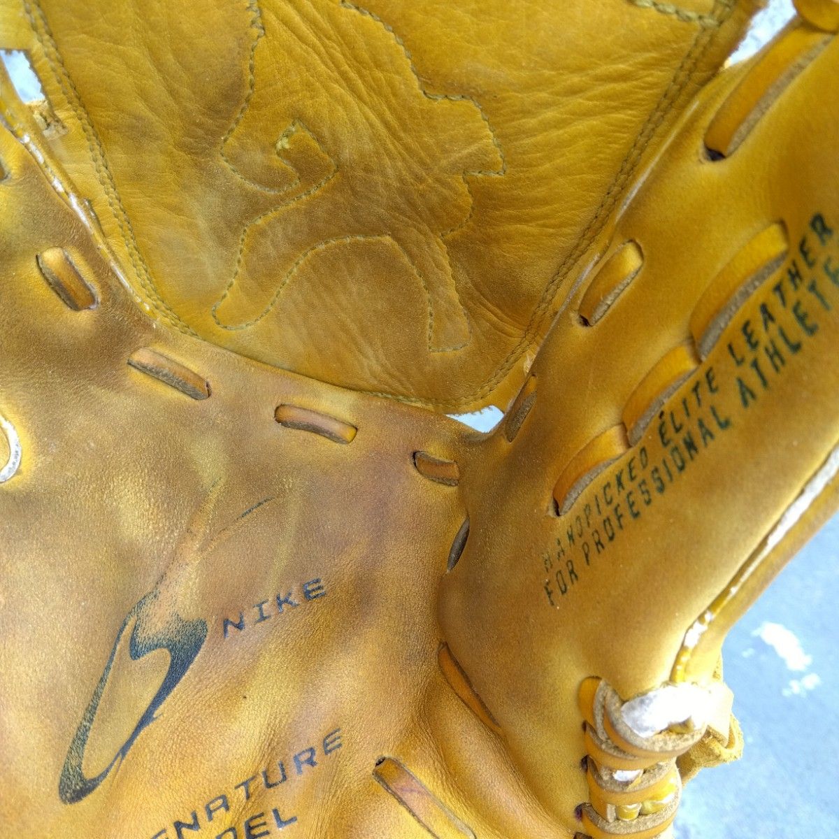 野球 グローブ 軟式 少年野球 NIKE ナイキ 投手用 左投げ 黄色 野球 グローブ 軟式 少年野球 NIKE ナイキ 投手用 左投げ 黄色