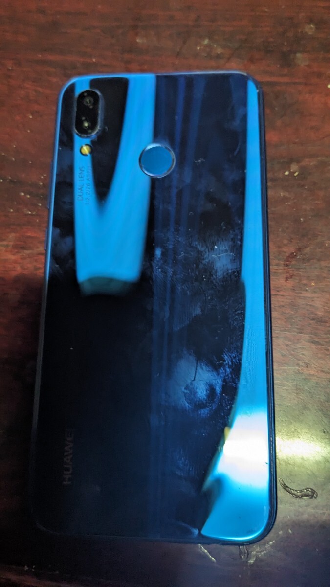 SIMフリー スマホ Huawei P20lite ブルー（32ギガバイト）_画像1
