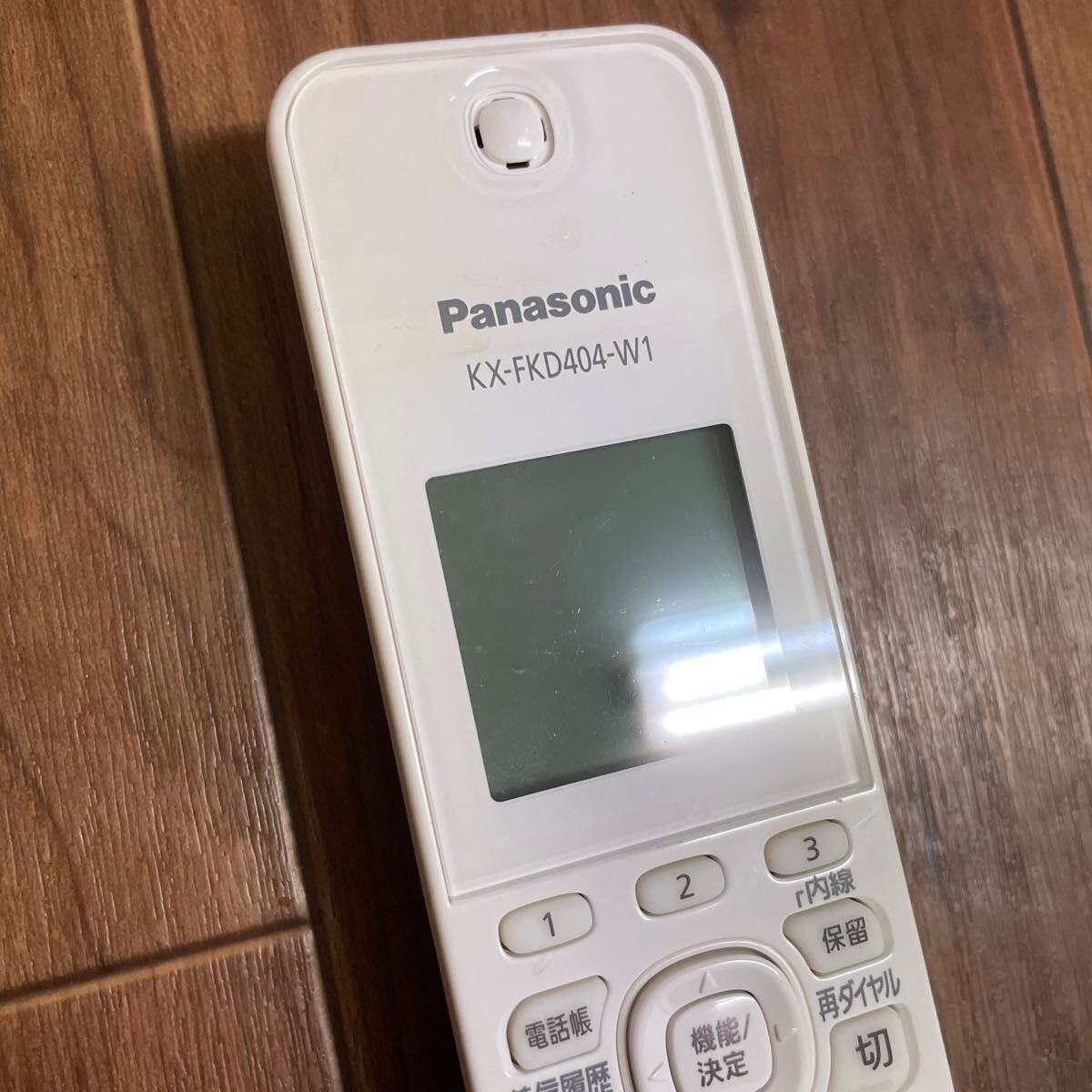 Panasonic パナソニック 電話機 子機 KX-FKD404-W1 子機のみ バッテリー欠品 通電未確認 現状品 の画像2