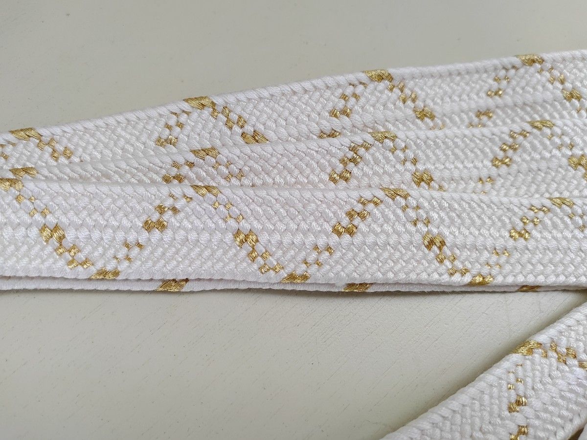 帯締め　礼装　白　ゴールド　金糸　平組紐　