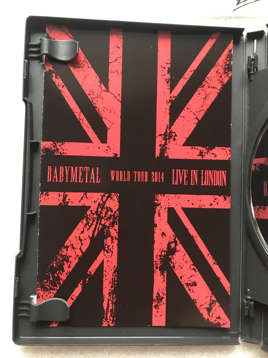 【 邦楽 中古 DVD 】BABYMETAL ベビーメタル LIVE IN LONDON 2枚組 ステッカー付き セル版 他多数出品中_画像2