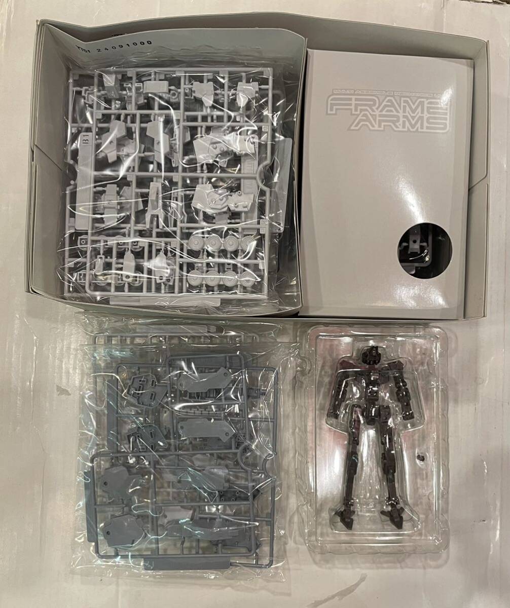 [ new goods unopened ] frame arm z#005 1/100 three . type one type .. modified Kotobukiya 