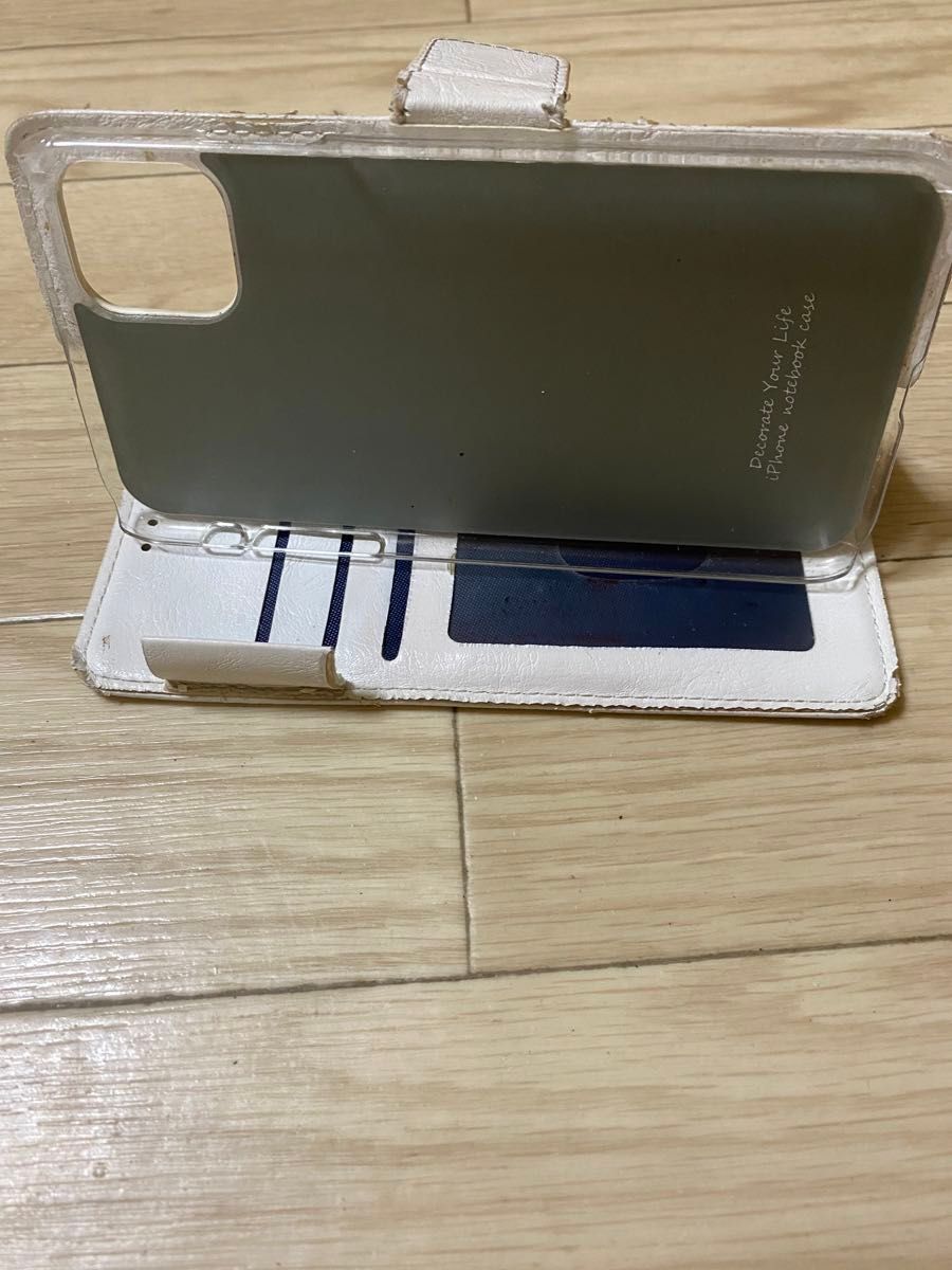 iPhone11 6.1inch スタンド機能付 手帳型ケース　中古品