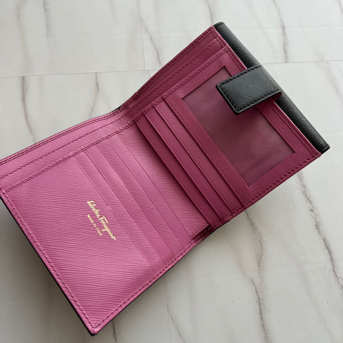 262 美品 Ferragamo サルヴァトーレフェラガモ 2つ折り財布