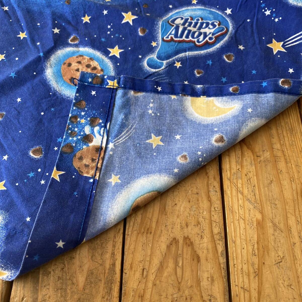 USAヴィンテージ ベッドシーツ Chips Ahoy! チップスアホイ リメイク生地 お菓子 クッキー 素材 フラットシーツ アメリカ仕入 総柄 B2128_画像7