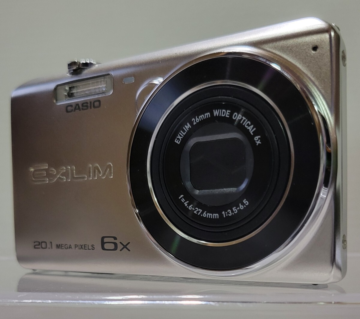 ★外観美品★CASIO EXILIM カシオ エクシリム EX-ZS35SR コンパクトデジタルカメラ デジカメ シルバー 動作未確認_画像1