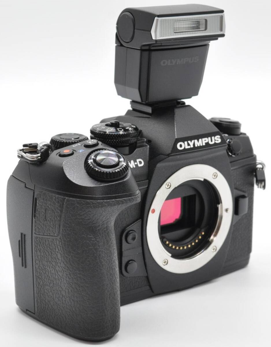 ＜極上美品！！＞ オリンパス OLYMPUS OM-D E-M1 MarkII ボディ ブラック ♪元箱＆説明書＆フラッシュ＆予備バッテリー付き♪の画像6