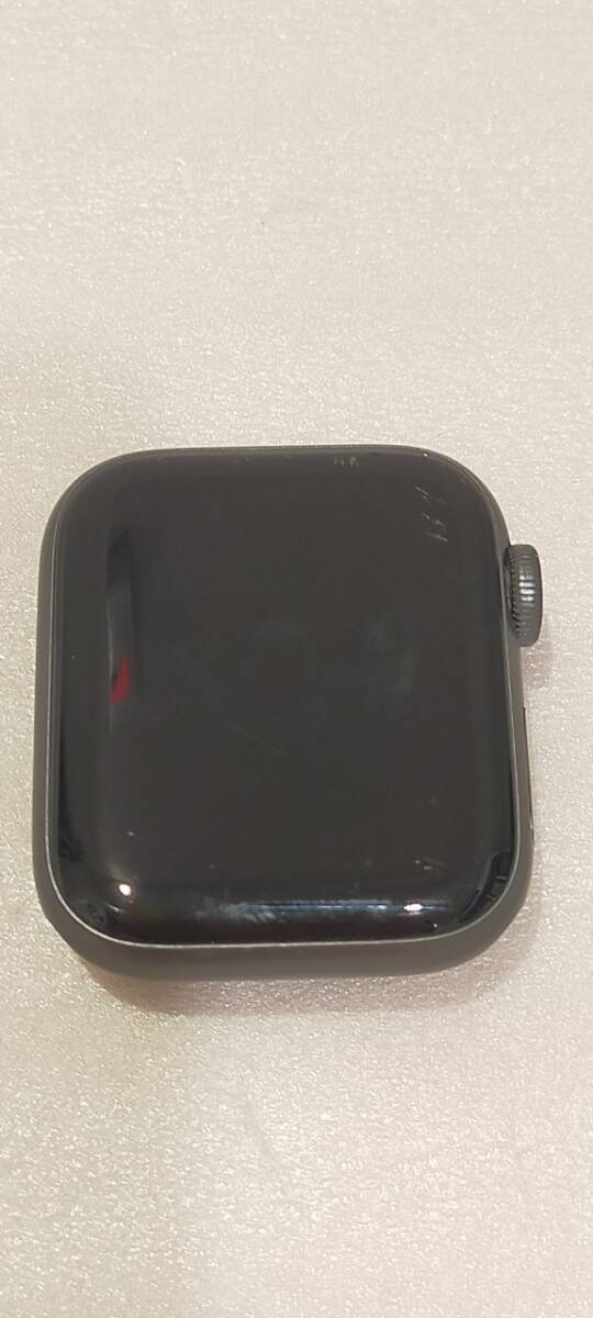 Apple Watch Series 4 40mm スペースグレイアルミニウムケースとブラックスポーツバンド GPSモデル A1977 アクティベーションロック:オン_画像4