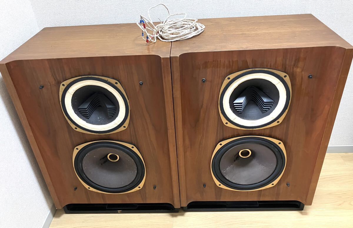 KGNY4023【愛知県小牧市 直接引取限定】TANNOY タンノイ WINDSOR ウィンザー スピーカー ペア 音響機器 オーディオ機器 ジャンク 現状品_画像4