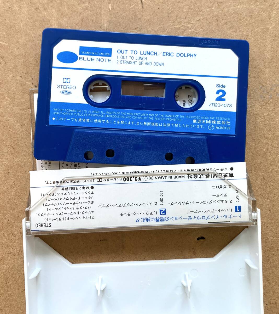 ■Blue Note名盤/カセットテープ■エリック・ドルフィー (Eric Dolphy) / アウト・トゥ・ランチ (BLUE NOTE - ZR23-1078) Bobby Hutcherson_画像6
