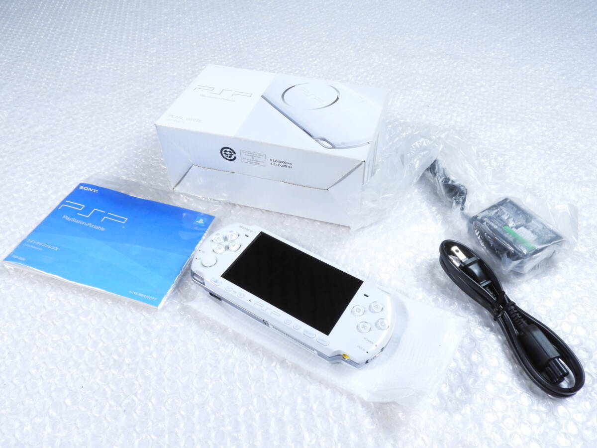 SONY　PSP-3000　ほぼ未使用　SONY　携帯ゲーム機　プレステ　パールホワイト_画像2
