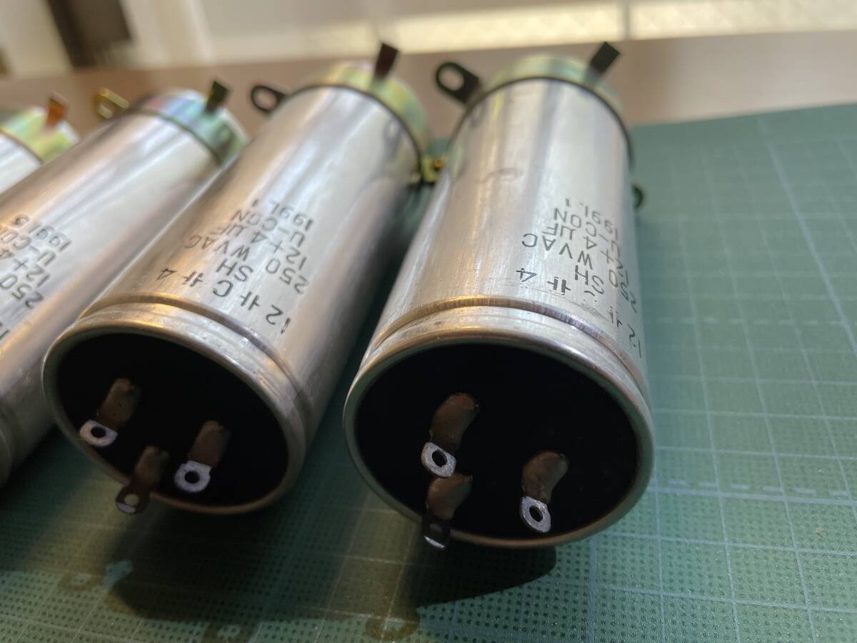 [ unused goods ]250WVAC 12+4μF condenser 4ps.