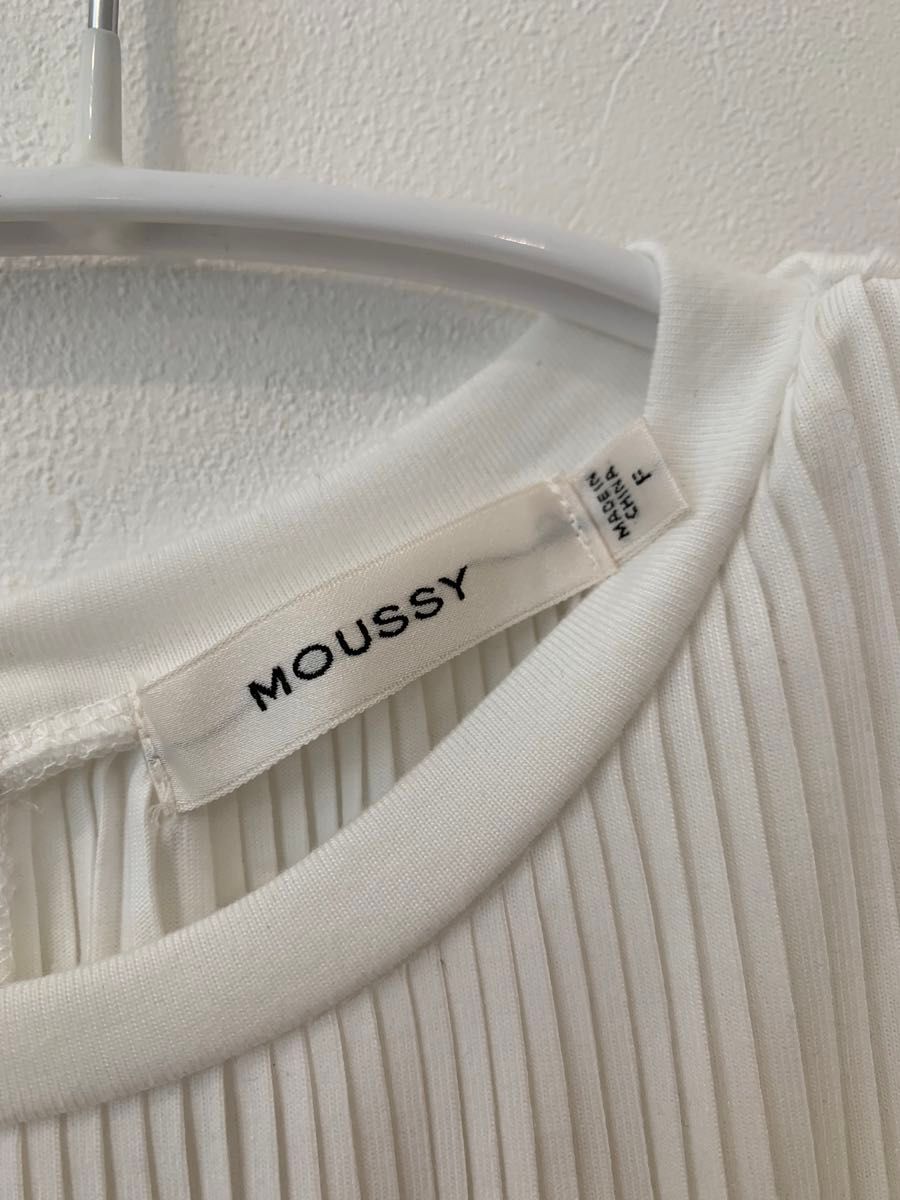 MOUSSY  マウジー　ワンピース　白　プリーツ