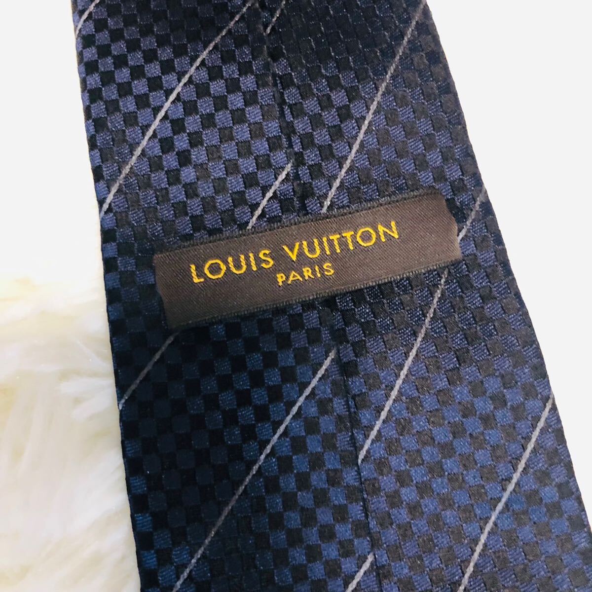 LOUIS VUITTON ルイヴィトン メンズ 男性 紳士 ネクタイ ブランドネクタイ 総柄 ダミエ柄 ダミエ ミニダミエ ネイビー 紺 美品 剣先 9cmの画像5