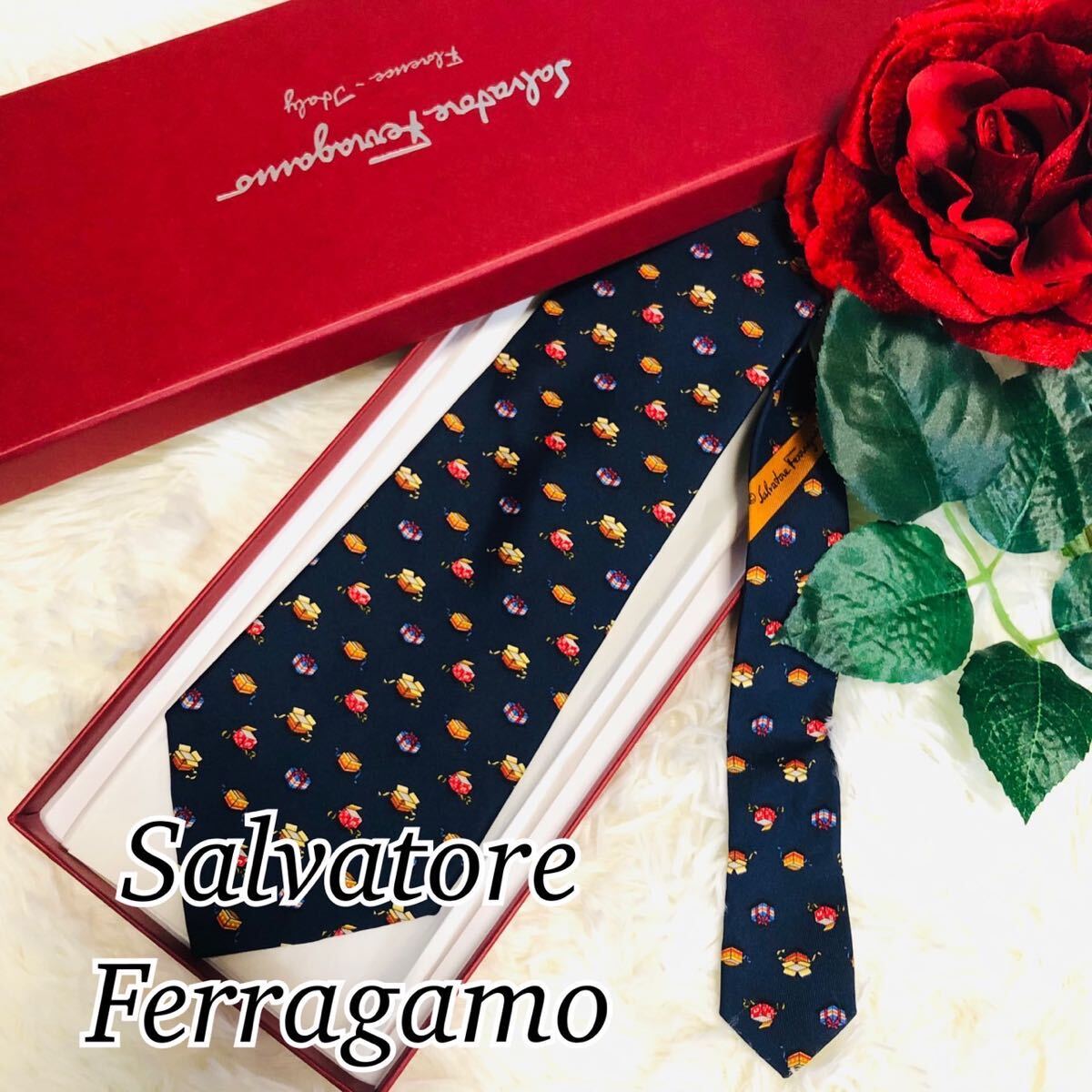 Salvatore Ferragamo サルヴァトーレフェラガモ メンズ 男性 紳士 ネクタイ 総柄 プレゼントBOX 柄 ネイビー 紺 美品 剣先 9.6cmの画像1