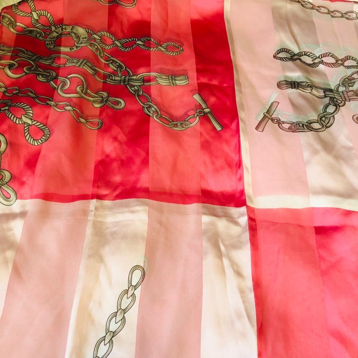 CELINE セリーヌ 女性 レディース スカーフ ブランドスカーフ シンプル 立体感 ピンク 濃淡カラー 66cm×152cmの画像5