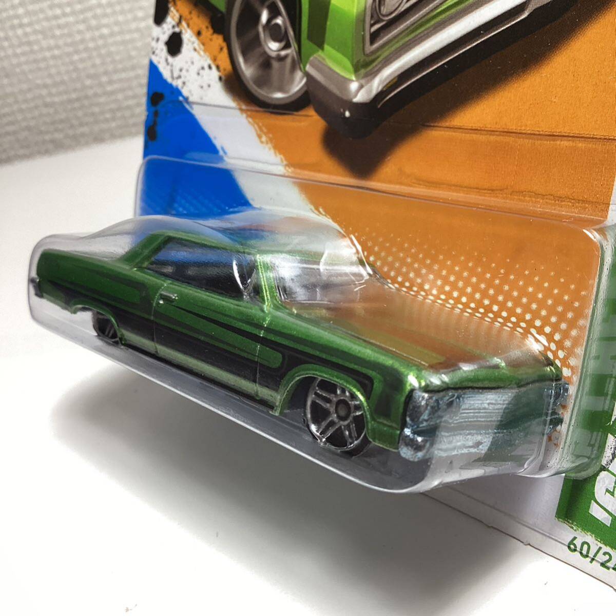 TREASURE HUNT!トレジャーハント！☆ホットウィール☆ '65 シェビー　マリブ　カードシワあり　Hot Wheels _画像3