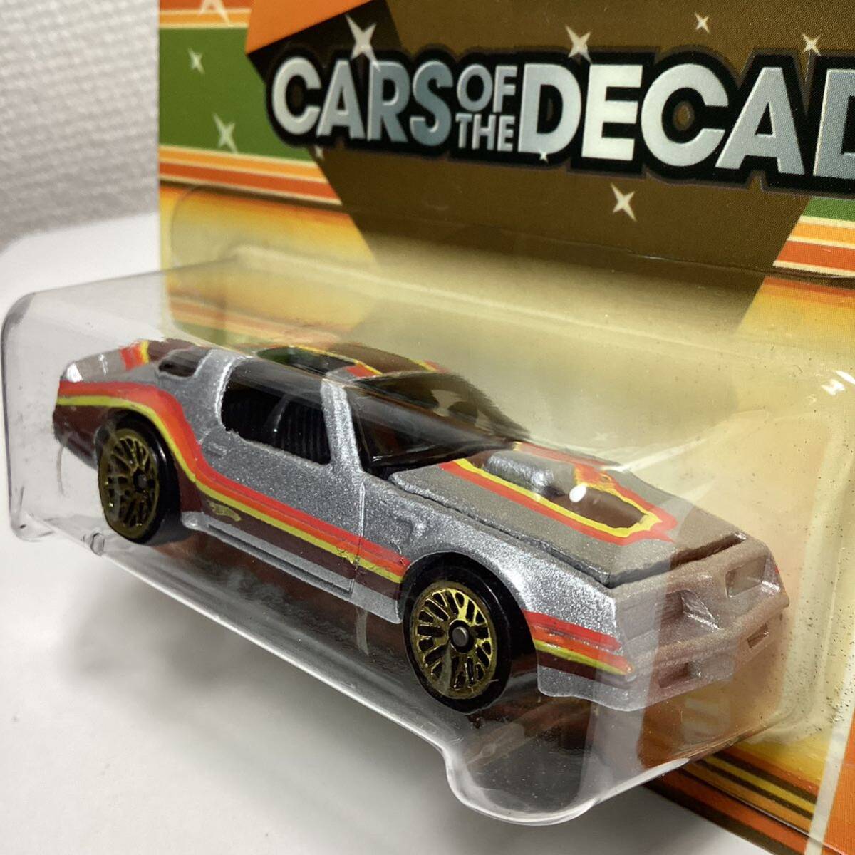 【Walmart限定】☆ホットウィール☆ ホット　バード　ポンティアック　ファイヤーバード Cars Of The Decades Hot Wheels _画像3