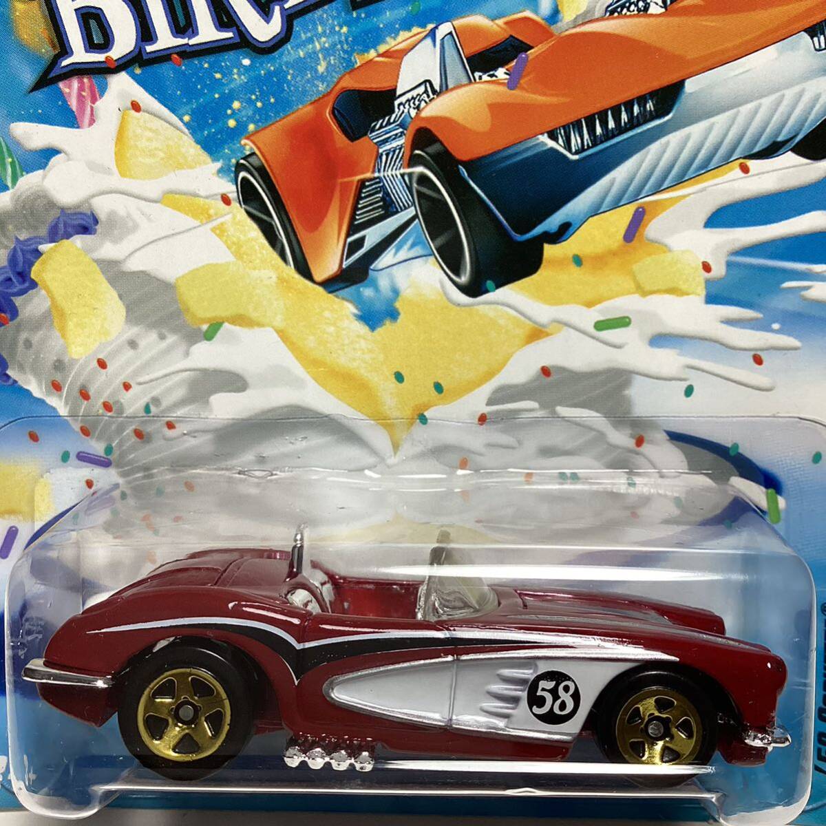 【Walmart限定】☆ホットウィール☆ '58 シボレー　コルベット　誕生日カード Hot Wheels _画像1