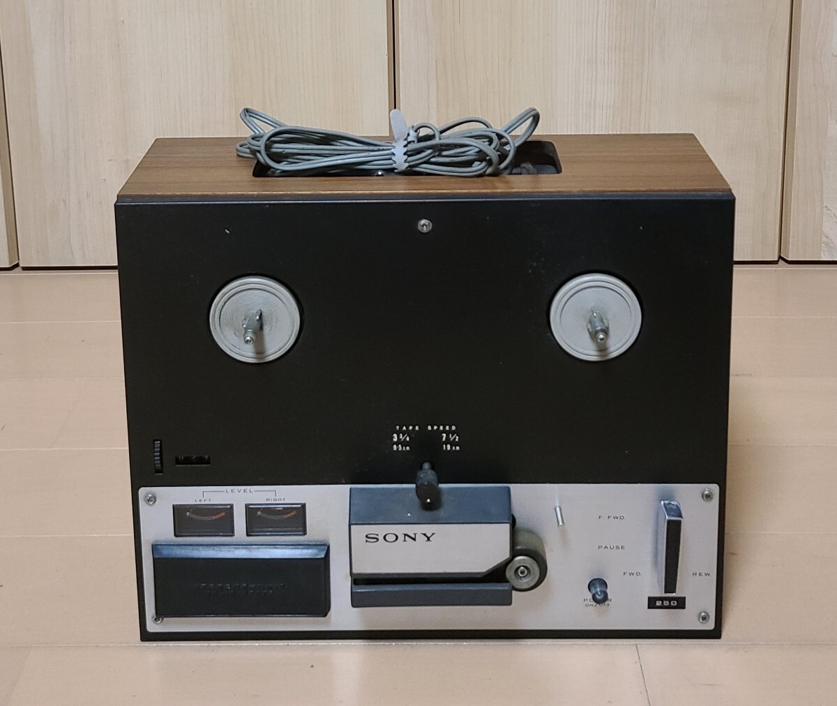 昭和レトロ SONY ソニー オープンリールデッキ TC-250A テープレコーダー 通電OK 中古 ジャンク_画像1