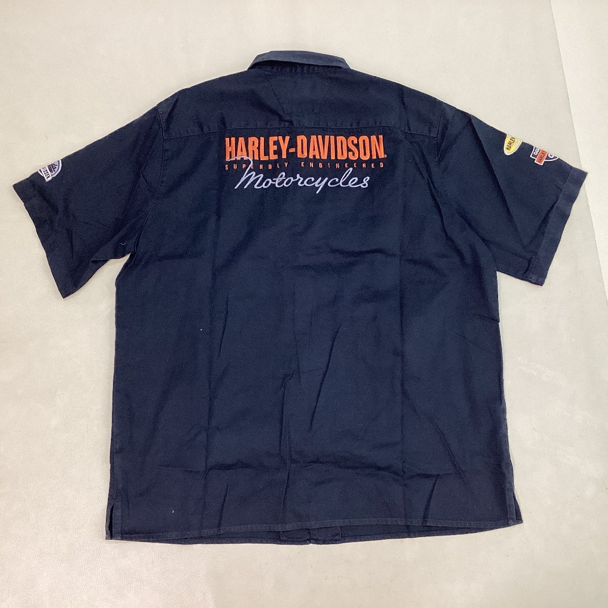 ■Harley Davidson ハーレーダビッドソン ワークシャツ ロゴ刺繍 ワッペン 古着 半袖 メンズ サイズXL 黒 ブラック/0.42kg■の画像2