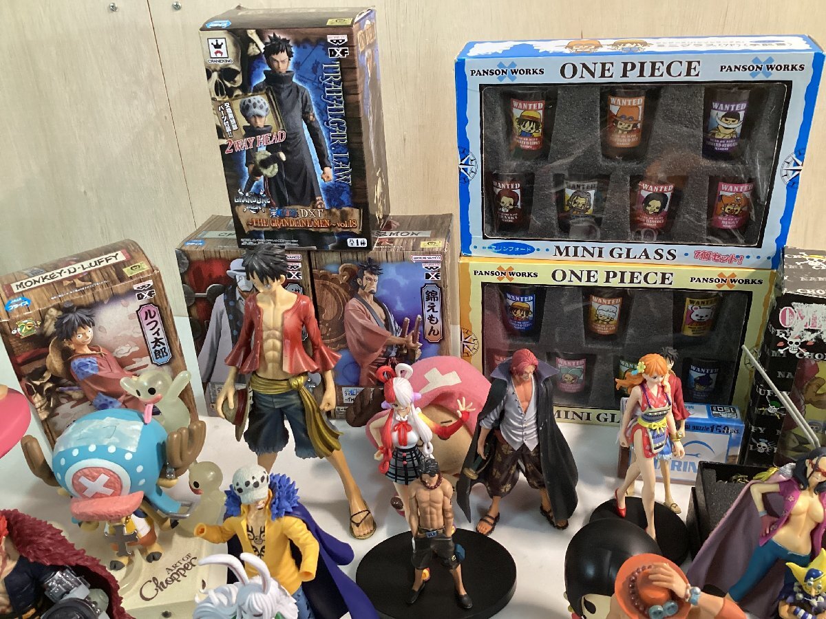 ★ONE PIECE ワンピース フィギュア 約68点 他ストラップ ミニグラス グッズ等 まとめ売り レア レトロ ジャンク品7kg★_画像3