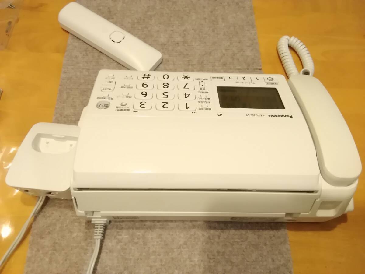 13_2017年製【子機付 FAXメモリー受信 迷惑防止機能搭載】Panasonic パナソニック FAX機 KX-PD205-W（ホワイト）_画像3