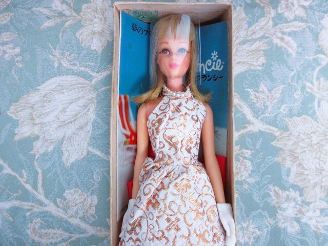 日本仕様　フランシー　未使用「ブロケードドレス」 バービー　FR2240　☆ ツイストバービー　ヴィンテージ Barbie　マテル　タミー