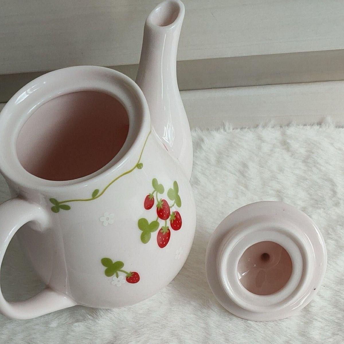 レア品【美品】マザーガーデン MOTHER GARDEN 野いちご柄 450ml レア品【美品】マザーガーデン MOTHER GARDEN 野いちご柄 450ml