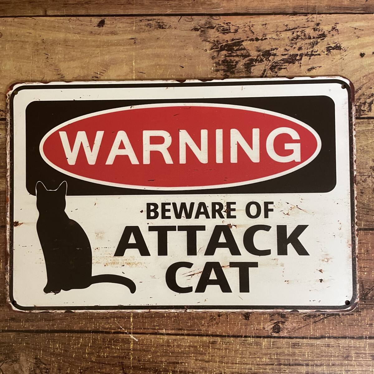2枚セット おもしろブリキ看板 猫の攻撃に注意 かわいい ねこ ネコ 金属パネル壁飾り インテリア 壁掛けプレート 警告版 防犯対策 送料無料