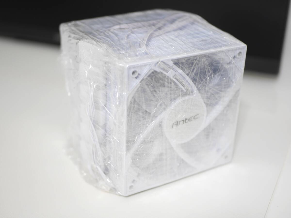 [ бесплатная доставка ] б/у Thermaltake Cube type Micro ATX кейс Divider 200 TG Snow