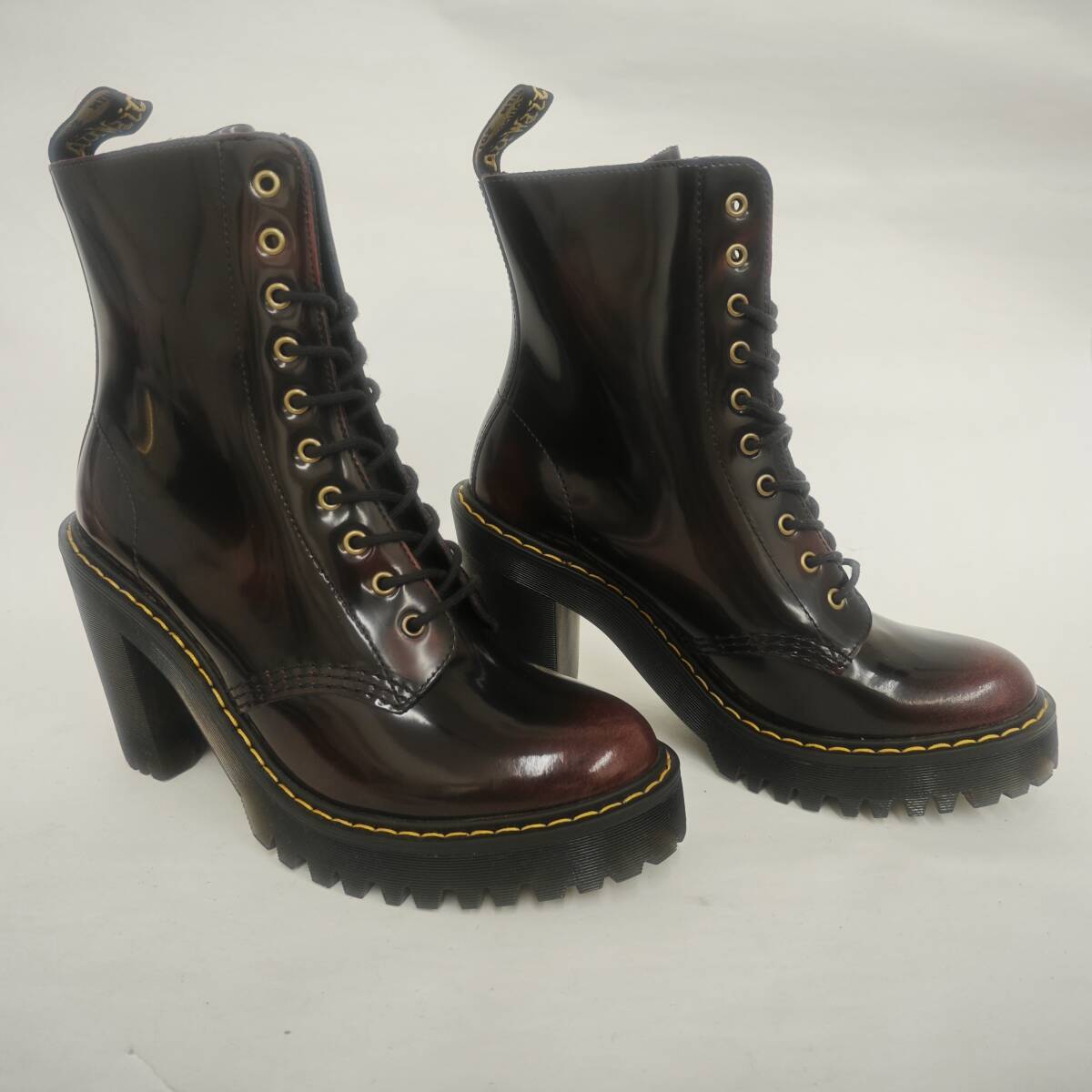 【M4944】未使用 Dr.Marten ドクターマーチン KENDRA AW006 レースアップブーツ ショートブーツ エナメル チェリーレッド レディース UK4_画像4