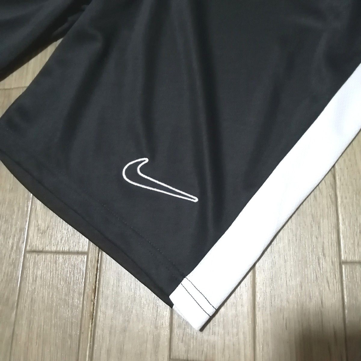 【希少残りわずか】値下げ不可　新品　NIKE　ナイキ　メンズ　上下セット　XLサイズ　半袖　ハーフパンツ　白　ホワイト　黒