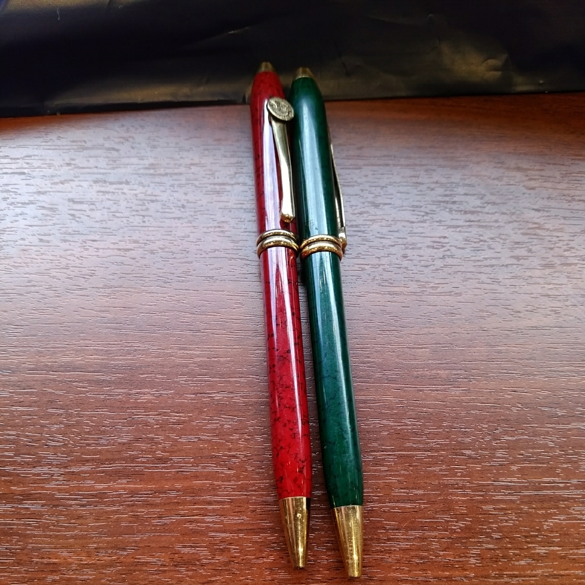 廃盤貴重! クロス タウンゼント ボールペン グリーン&レッド 廃盤貴重! クロス タウンゼント ボールペン グリーン&レッド