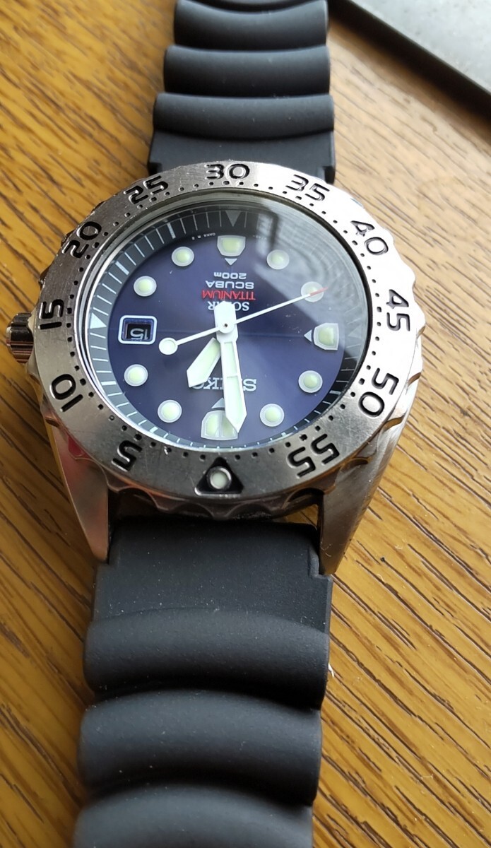 軽量チタン/清潔/美品部類/稼働品★SEIKO★PROSPEX V145-0AH0チタニウムソーラーダイバーズウォッチ腕時計ブルーネイビー紺系★新品ベルト_画像6