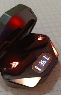 ☆ゲーマー必見☆ワイヤレスledディスプレイ☆ゲーム☆イヤフォンマイク付き☆最新Bluetooth5.3☆イヤホン