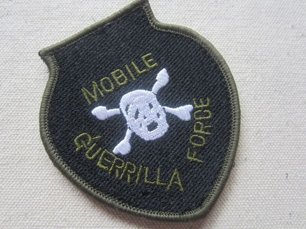 ミリタリー MOBILE GUERRILLA FORCE モバイル ゲリラ フォース スカル 特殊部隊 ベルクロ付き ワッペン/パッチ 米国 古着 サバゲー ② 387_画像2