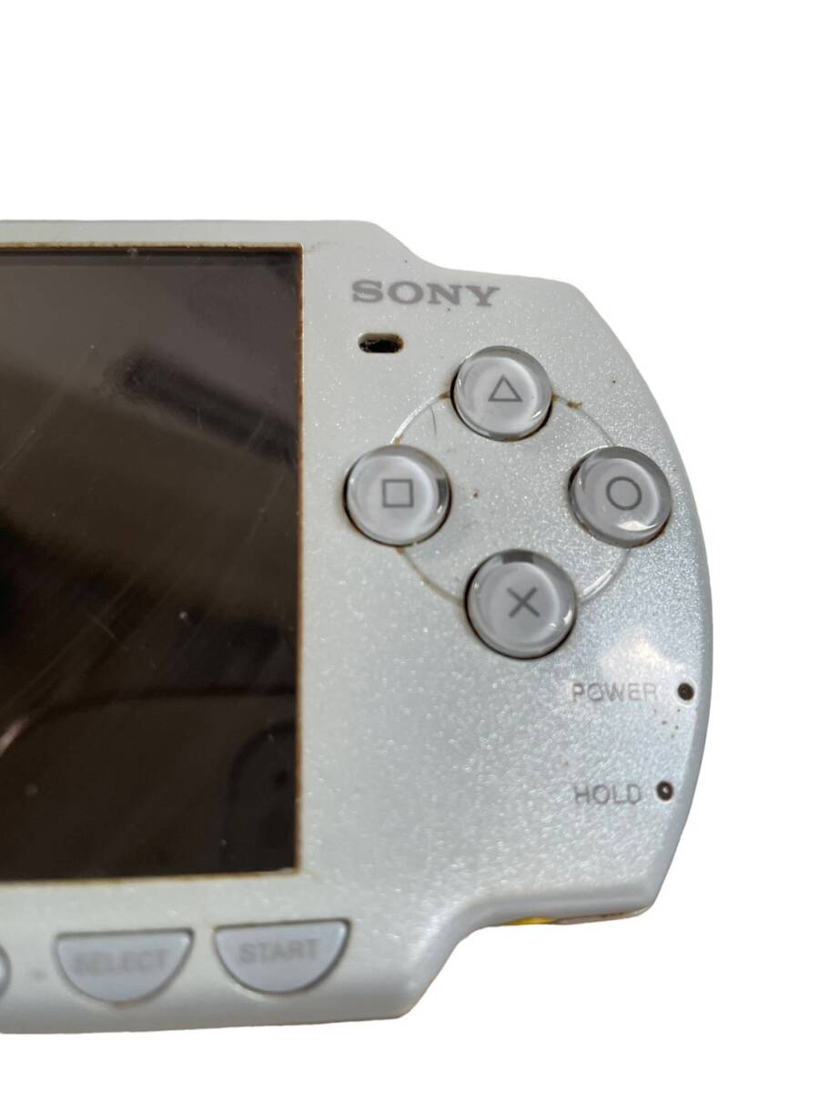 【0511-33】PSP 2000 SONY ソニー　プレイステーションポータブル　ホワイト　動作未確認　中古品　現状品_画像2