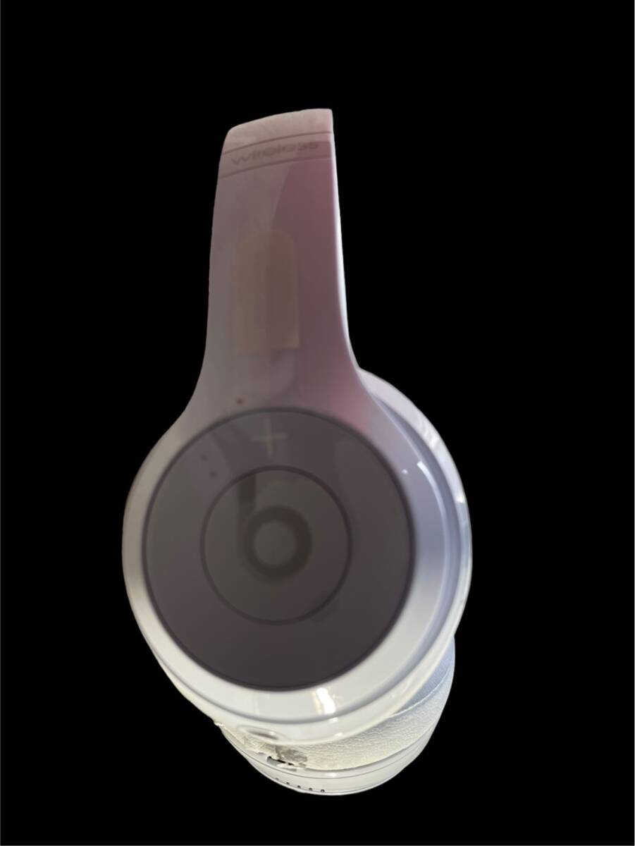 【0513-65】beats solo ワイヤレスヘッドフォン　中古　モデル　A1796 Bluetooth 動作確認済み　ビーツ　ホワイト　現状品_画像5