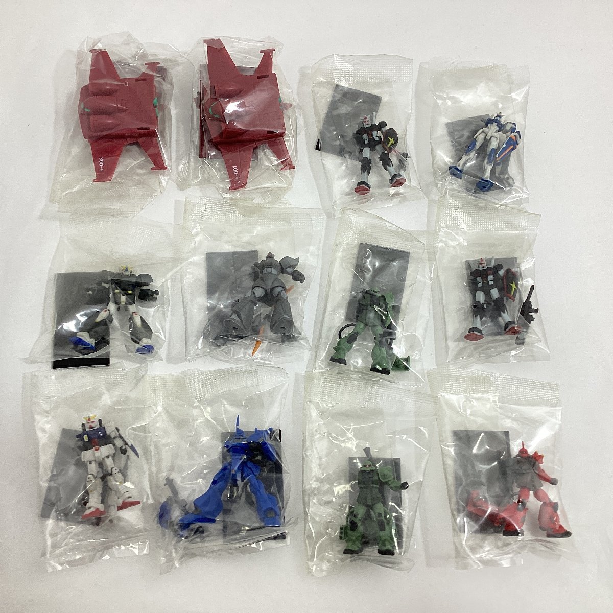 内袋未開封　バンダイ　ガンダムコレクション Vol.2　1/400 塗装済フィギュア　12個入り × 3BOX　総計36個　BANDAI 2002_こちらにも全てミニブックがあります。