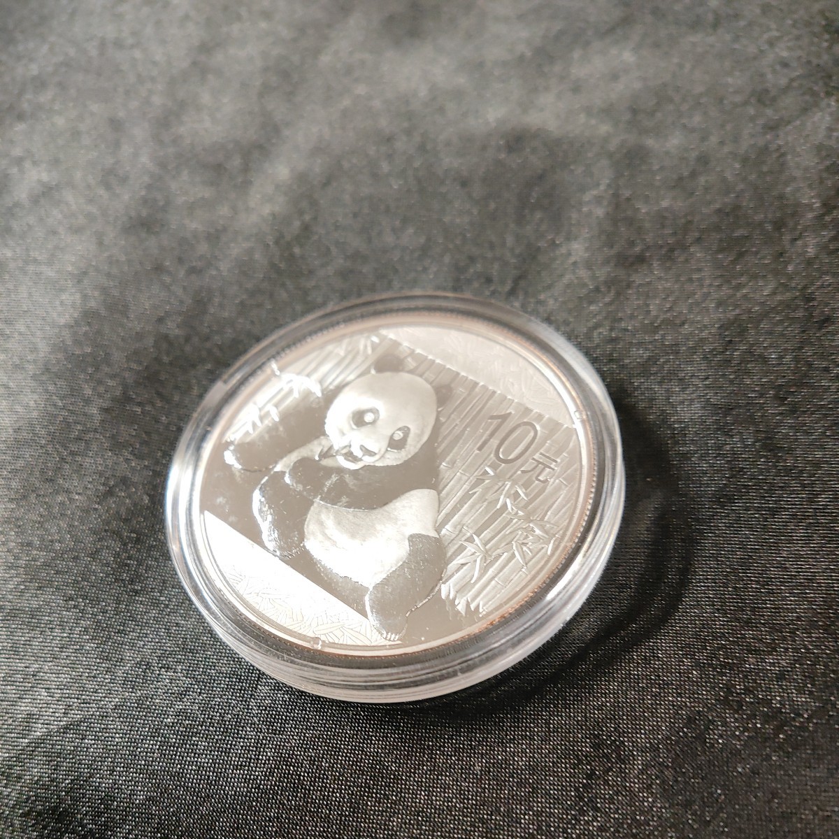 中華人民共和国 シルバー パンダ銀貨 31.1g ジャイアントパンダ オオパンダ 大熊猫 法定 Silver 2015年 銀貨 貨幣_画像3